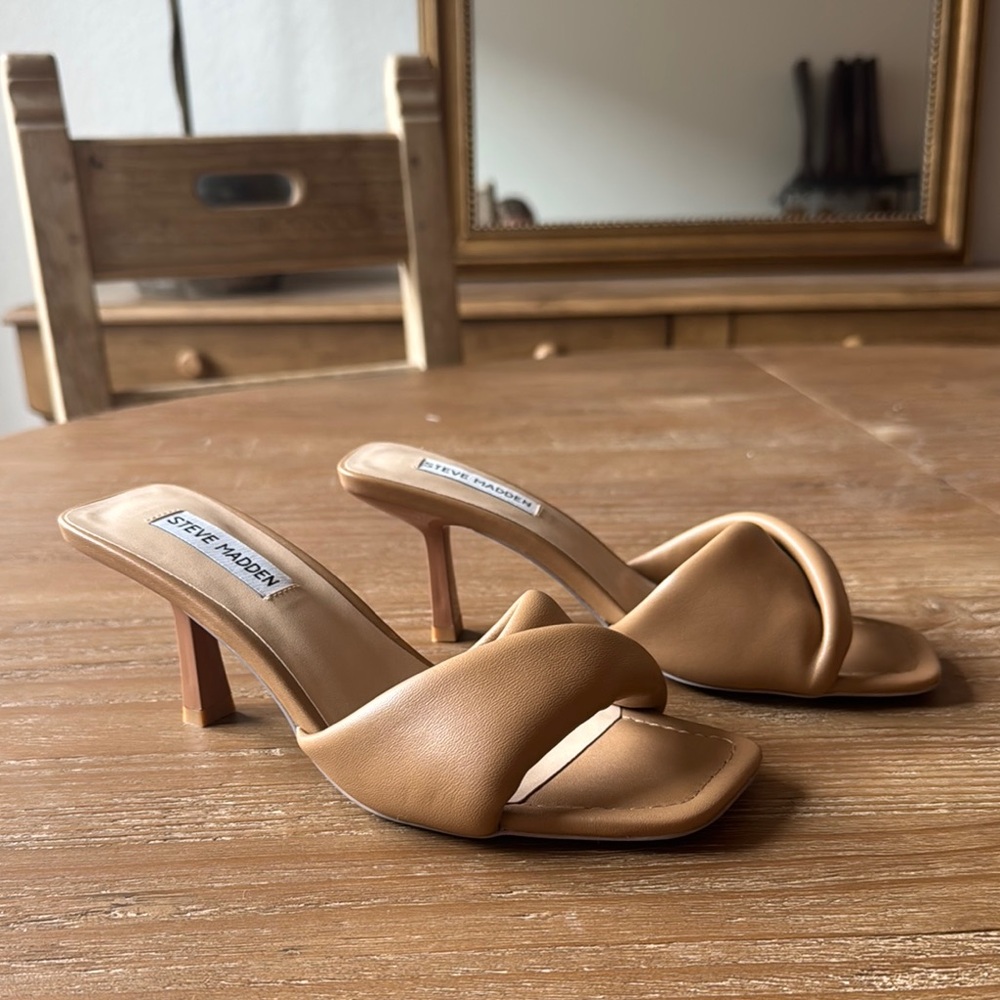 Steve Madden Tan Heel